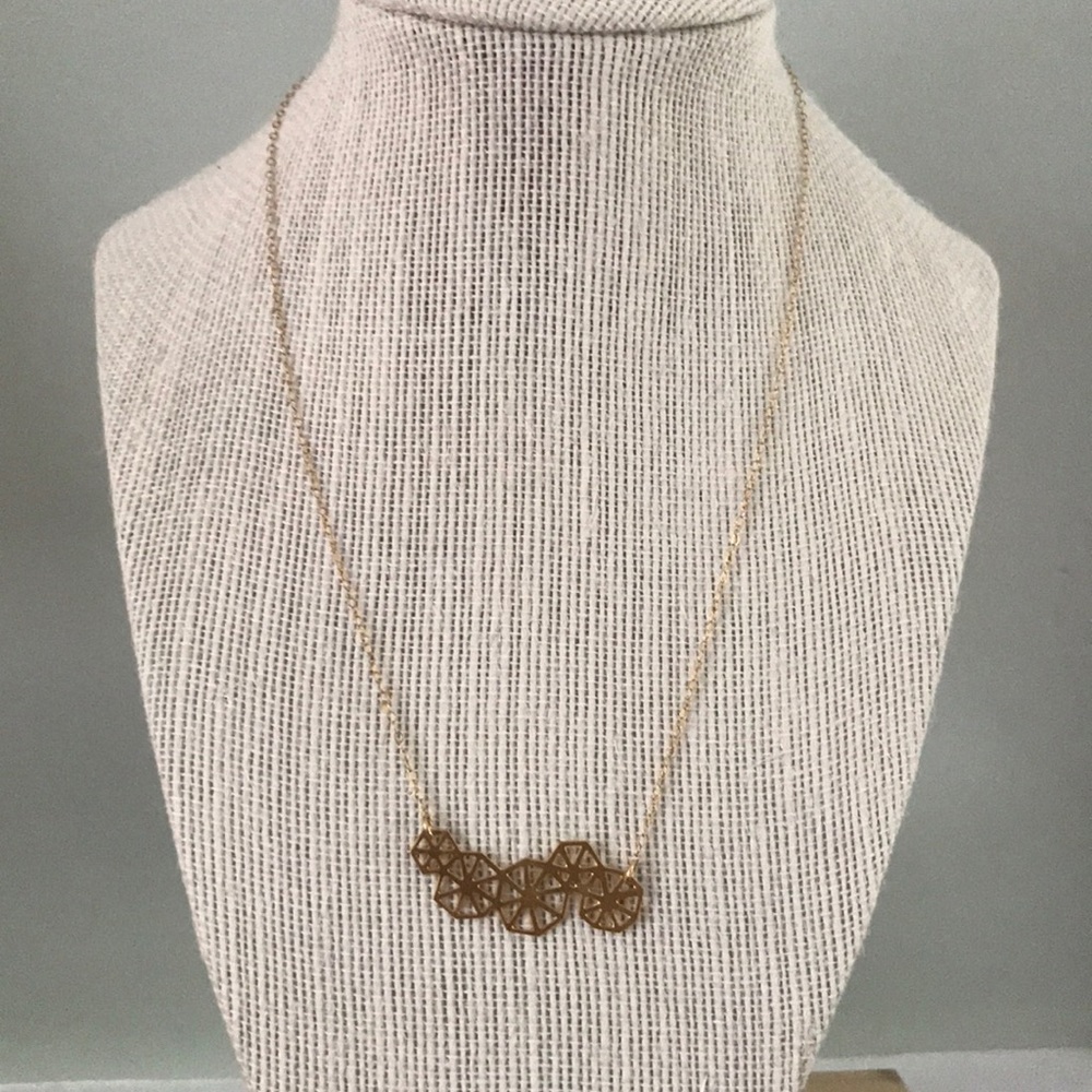 Dainty gold necklace